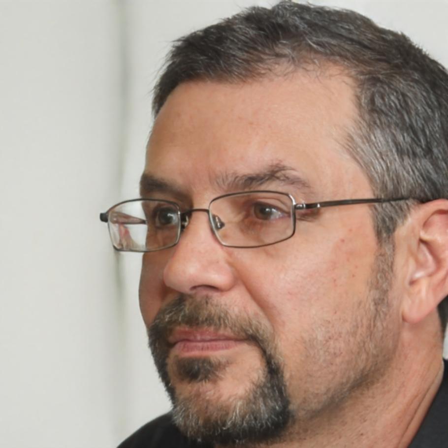 Marcus Ashworth, Senior Financial Consultant